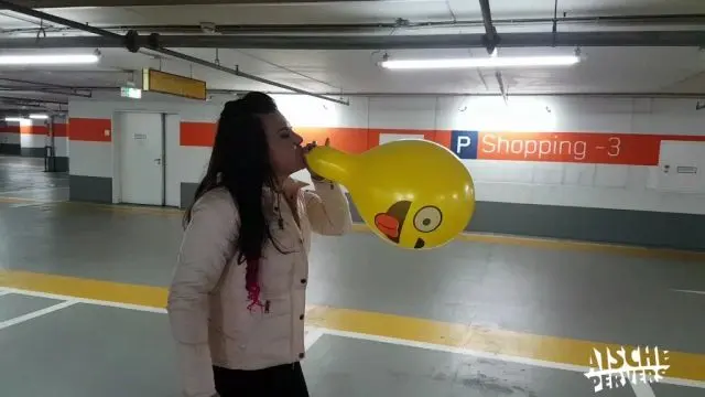 LOONERVIDEO: Parkplatz Pop