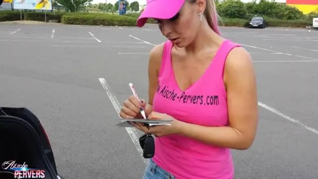 Public fremdgeblasen an der Autobahn