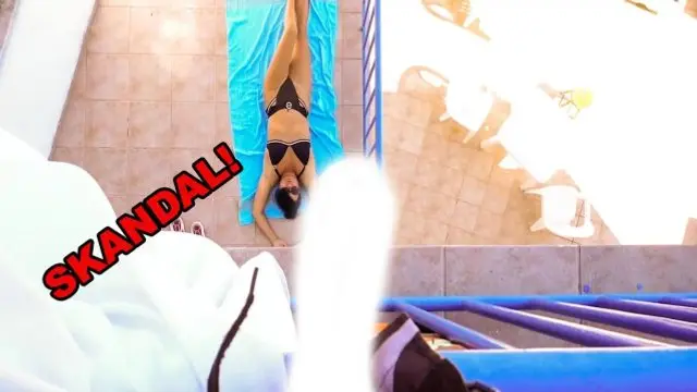 Skandal! Nachbar über mir lässt Sperma regnen.