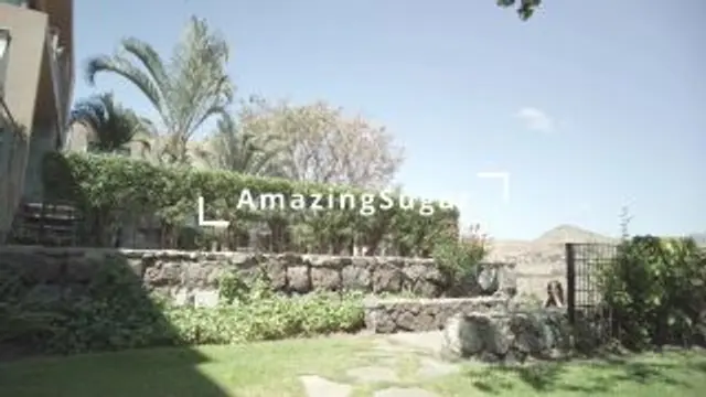 Teenydildofick auf Villenterasse