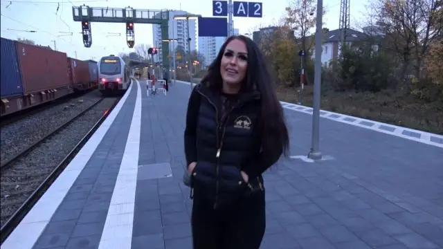 Auf Bahnhofsklo geschwängert!