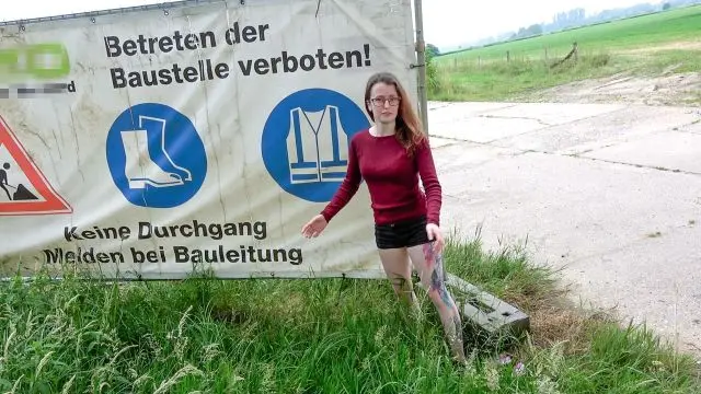 BETRETEN VERBOTEN! BLASEN ERLAUBT! Skinny-Mädchen