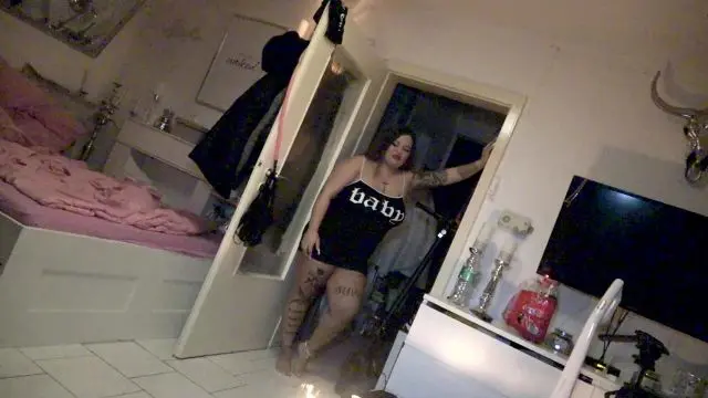 DOPPELTER BLOWJOB 2 SCHWÄNZE SPRITZEN IHR INS MAUL