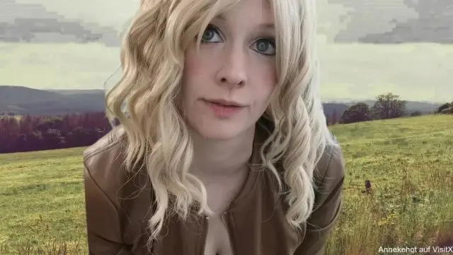 Schmiere stehen für die Reiterin