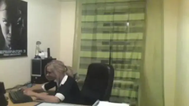 Im Büro : Chefin Anni