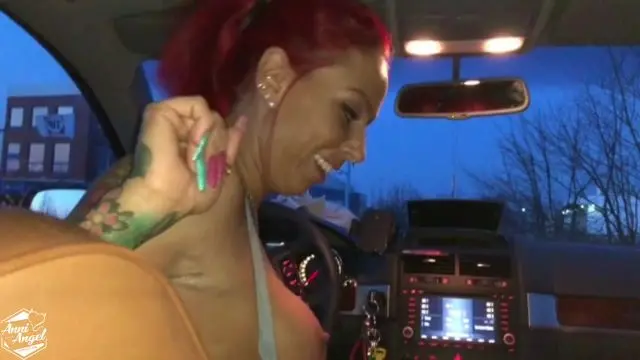 Versauter Blowjob auf dem Firmenparkplatz!