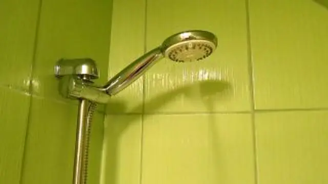 Genieße die Dusche mit mir