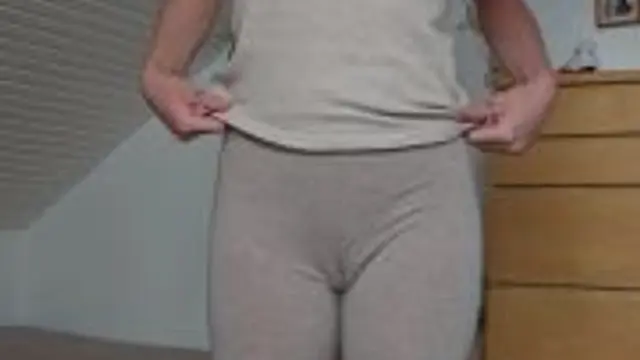 Cameltoe und 2 Facher Orgasmus