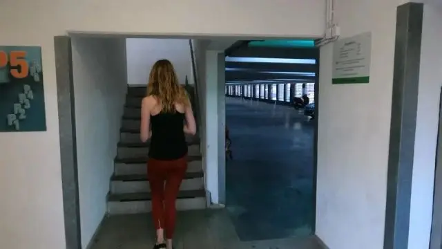 Dreister Strip im Parkhaus wird mit Facial bestraft