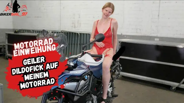 Mein Bike wird eingeritten! Geiler Dildofick auf dem Bike!