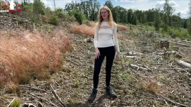 Outdoor Piss bei Wanderung mit geilem Ausblick!