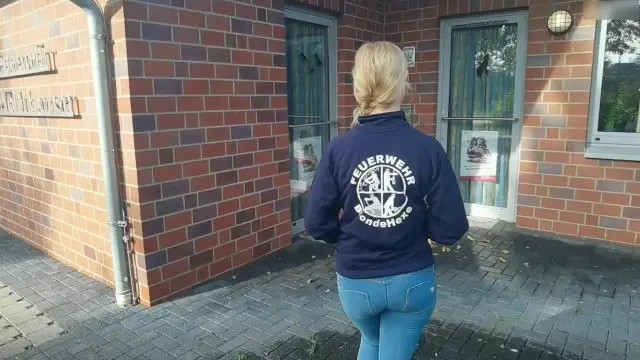 Feuerwehr Praktikantin Public gecreampied