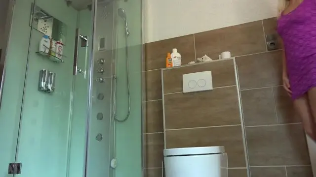 Heimlicher Squirt auf der Geburtstagsfeier