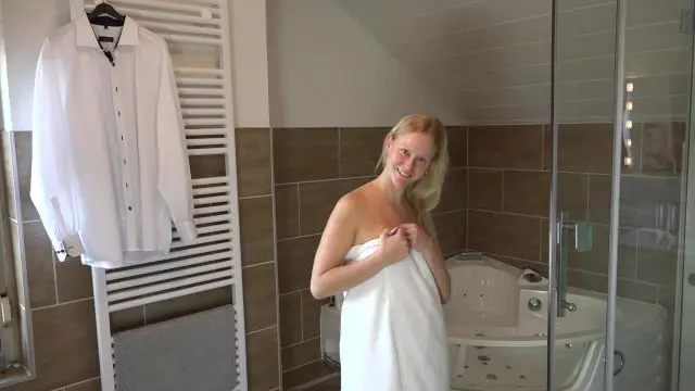 Notgeiler Fotzenritt mit Papa der Freundin