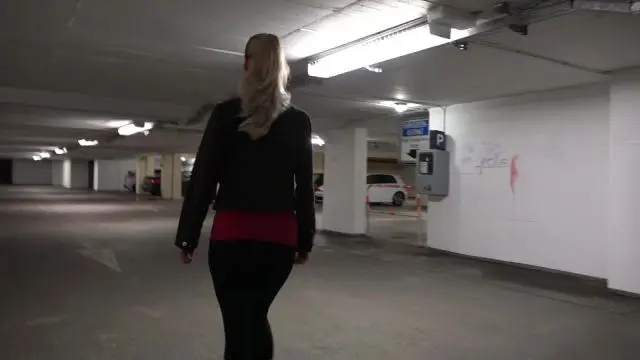 Public Fick in der Tiefgarage