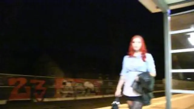 Bahnhofsbitch blank gefickt