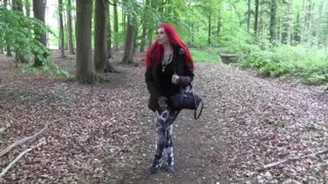 Wald Piss an der NL Grenze