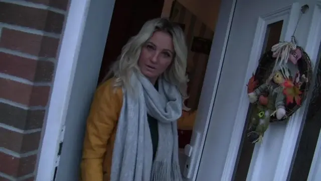 Creampie! Nachbarsbengel 20 J verleiht sein Auto !