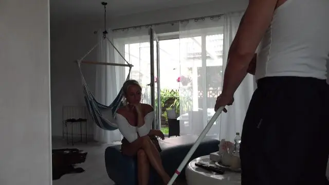 KARMA! Die Haushaltshilfe ist ein Mann! Rache Fremdfick