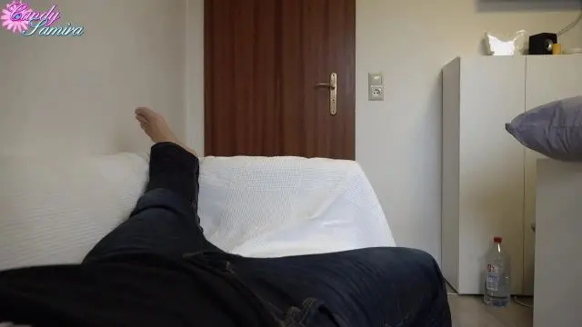 Smoking Handjob mit WG Mitbewohner!