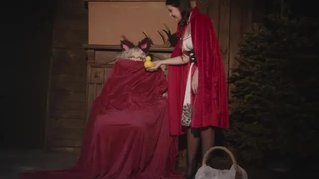 Rotkäppchen Teil 3 Großmutters harter Schwanz