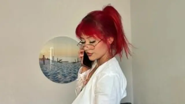 Sexy Sekretärin nach Feierabend