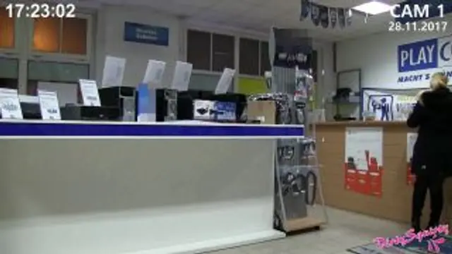 Puplic UNGLAUBLICH! - Sandwich im Computerladen...