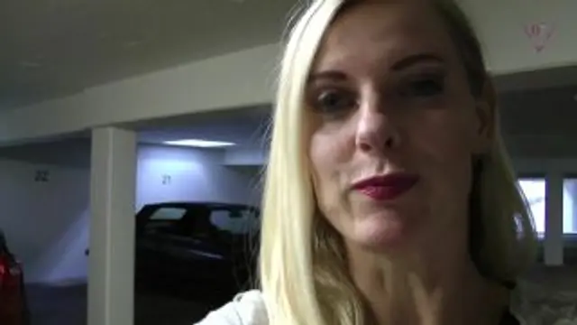 ERWISCHT beim MEGA-PUBLIC PISS