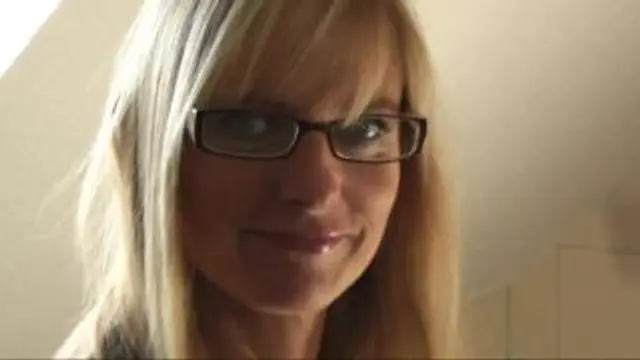 Frau Doktor geht pinkeln...