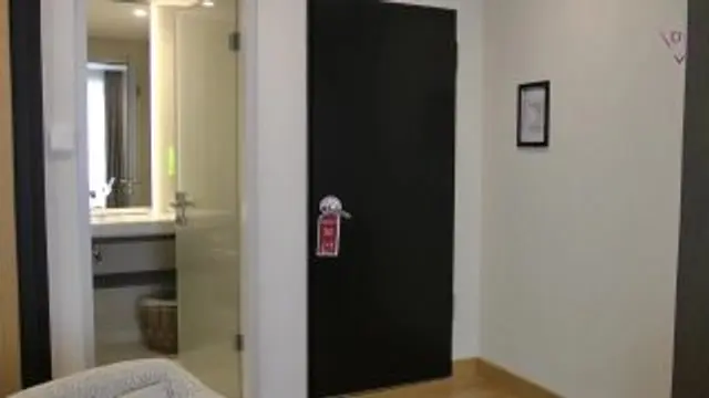 Zimmerservice! Abspritzen erwünscht!