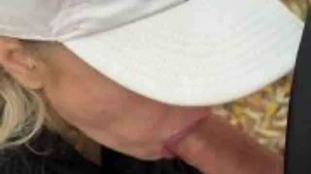 Spontaner Cumshot am Bach! 💦