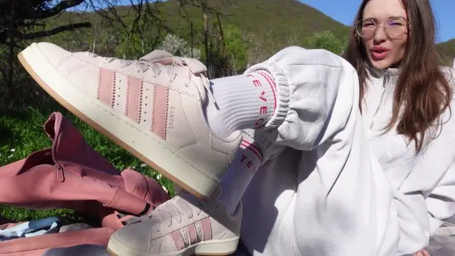 Fuße… überall nur Fuße!