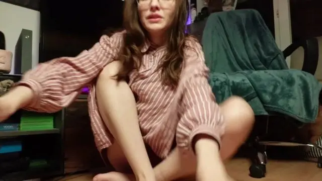 WER LECKT MIR DIE FÜßE SAUBER???