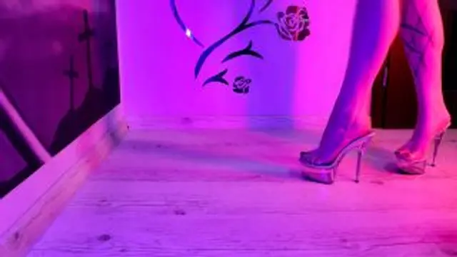 SHORTS Heels und Stiefel