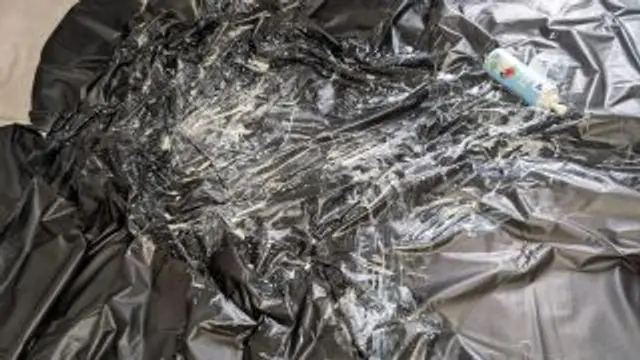 Süßer Wahnsinn: Sprühsahne-Action auf die Spitze getrieben