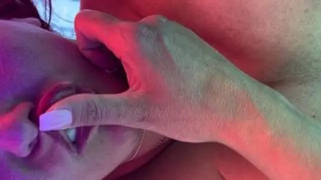 Ich liege im Solarium und du Drecksau darfst mich voll wocjs