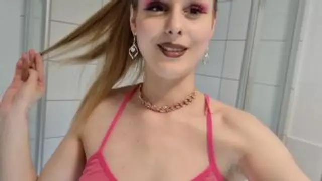 Trink mein Sekt schön Doggy mein gelben Saft in Nylons