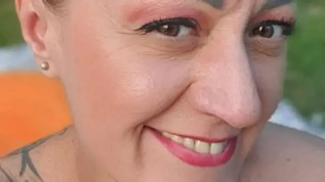 Faust in der Pussy und den Schwanz im Arsch...gleichzeitig