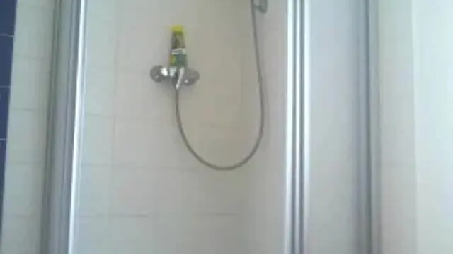 Unter der Dusche...