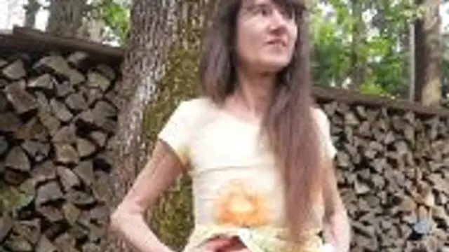 Geil im Wald....die sommerliche Waldluft macht so hot....