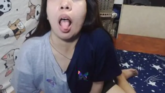 sich nackt ausziehen