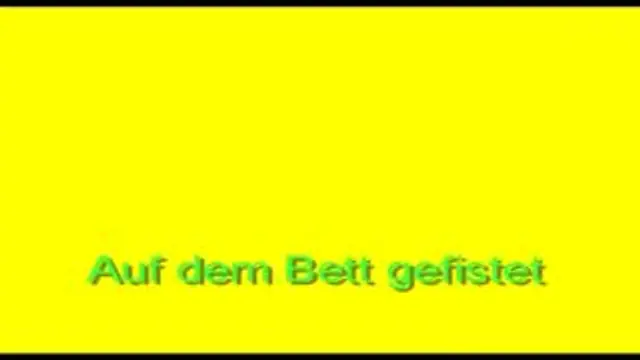 Auf dem Bett gefistet!!