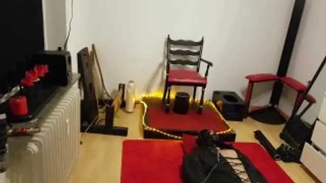 Facesitting und andere kl. Gemeinheiten im Lederfesselsack