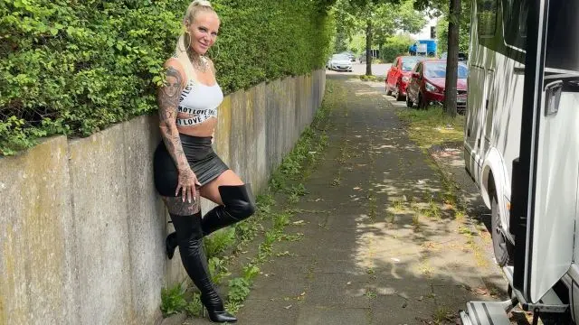 All Inclusive HOBBYHURE | Straßen Fick mit XXL FACIAL