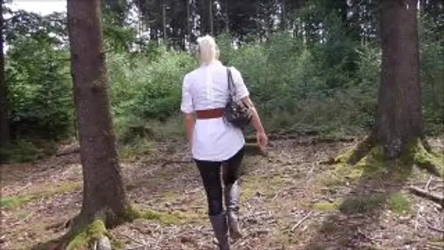 Anal Plug Wahnsinn im krassen Leggings Arsch