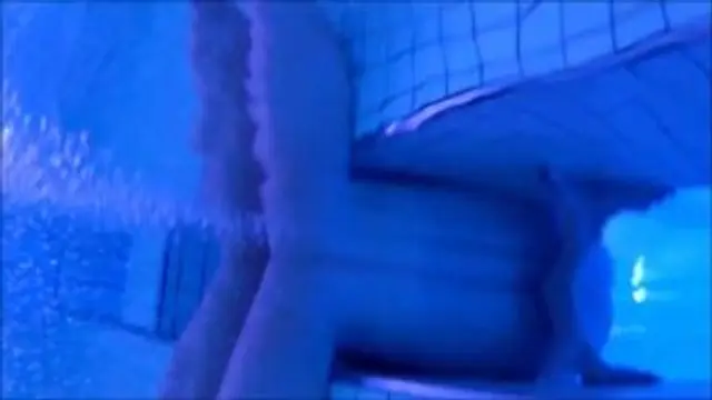 Badeanzug im Wellnessbad vollgepisst