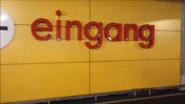 DREIST- Dildo Public im schwedischen Möbelhaus