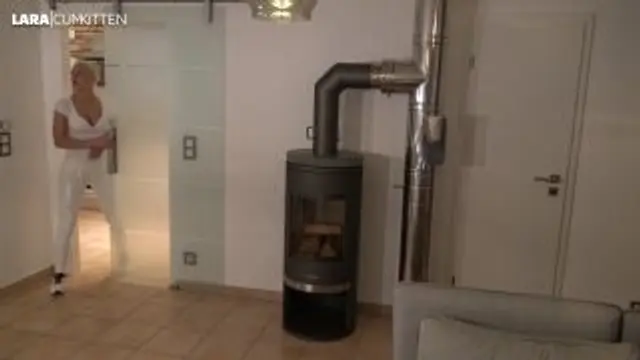 LATEX FICK bis die Sahne spritzt | Schwester Lara hilft