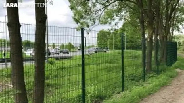 Luxus Bitch vs. LKW Fahrer | Public PISS Pause an der A 42