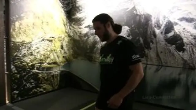 PUBLIC extrem - Trainer ZERFICKT mich in der Fitness Umkleide